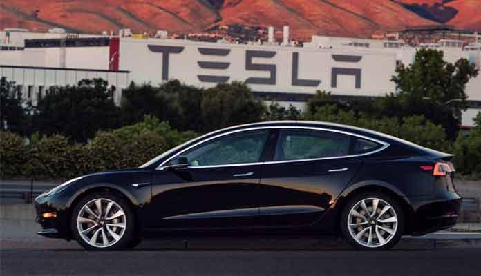 Model 3 of Tesla Motors Unveils First Looks