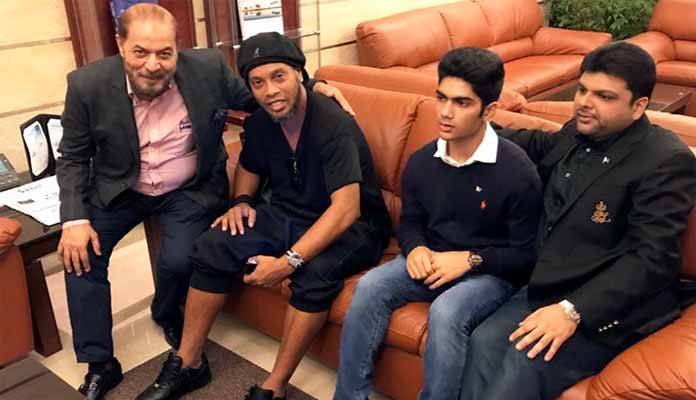 Ronaldinho and Friends Land in Pakistan