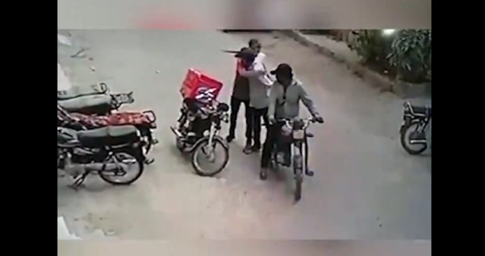 Robbers in Karachi