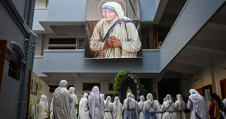 india-blocks-mother-teresa-charity-foreign-funding